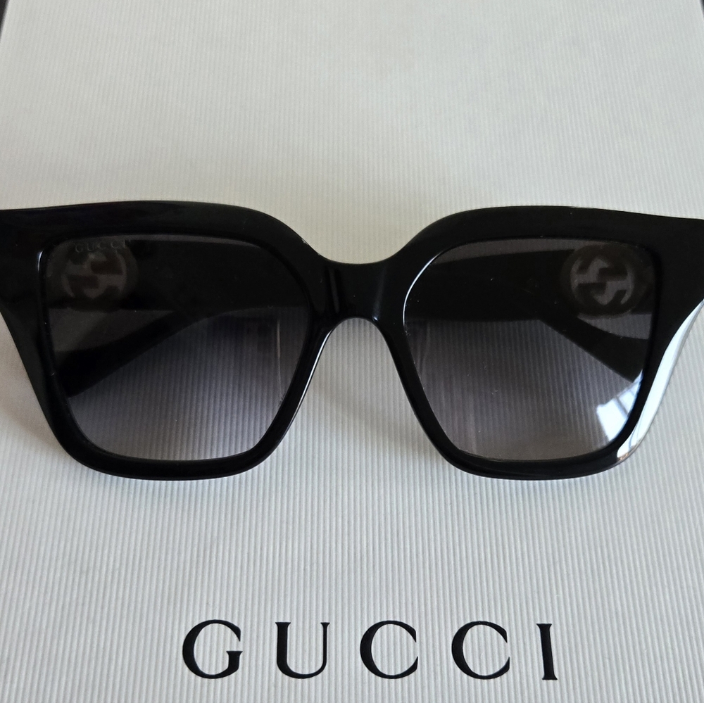 Gucci Sunglasses GG1023s